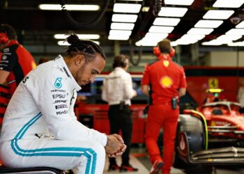 italiaanse media hard voor hamilton overleefde sle