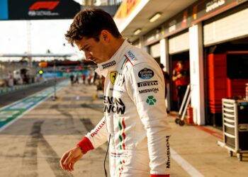 leclerc gooit podium weg na onacceptabele fout in