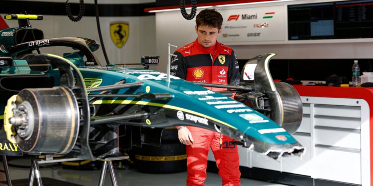 leclerc riskeert straf na chaotische slotronde in