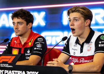 leclerc valt antonelli aan piastri met stomheid ge