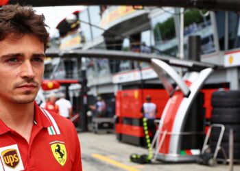 leclerc wijst naar verluidt megabod van aston mart