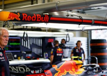 marko kritisch op f1 regels alsof je voetbalt met