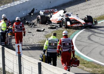 marquez met nekfractuur naar ziekenhuis na horrorc