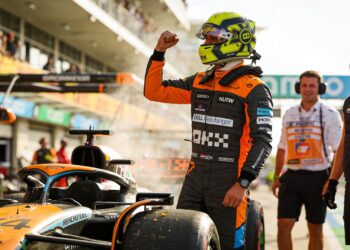 mclaren domineert miami sprint dure straf voor ant
