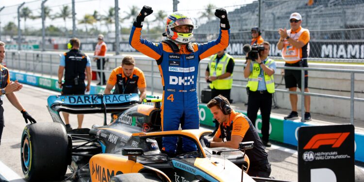 mclaren doorbreekt mercedes dominantie norris wint
