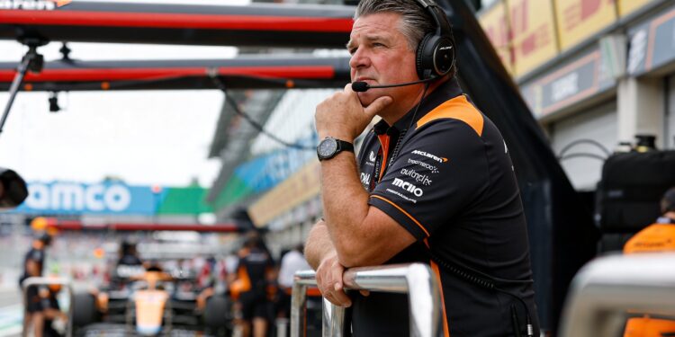 mclaren opent deur voor eigen f1 motor met v8 form