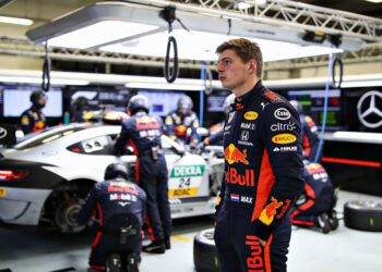 mechanisch drama kost verstappen zekere zege op nu