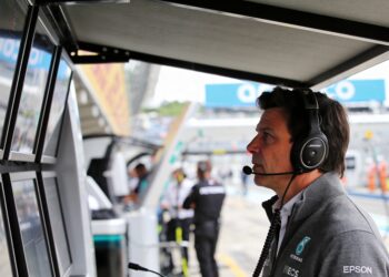 mercedes bekent schuld voor startprobleem antonell