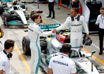 mercedes domineert kwalificatie ondanks tragere ra