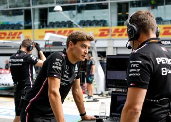 mercedes favoriet voor pole in canada na upgradesu