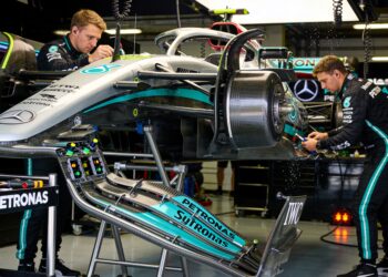 mercedes komt met groot upgradepakket voor grand p