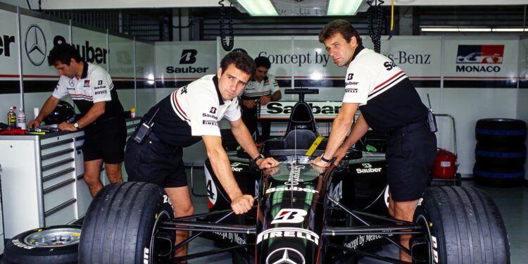 mercedes overwoog f1 exit na crash wendlinger in 1