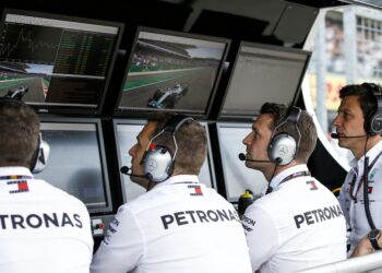 mercedes voorsprong gekrompen rivalen slaan toe in