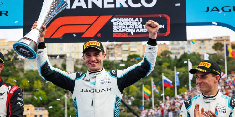 mitch evans grijpt leiding in formule e na sterk m