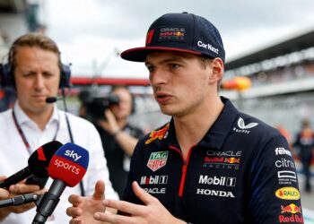 montoya wil verstappen bestraft zien voor f1 kriti