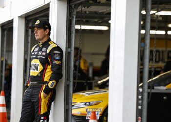 motorsportwereld in rouw na overlijden nascar icoo