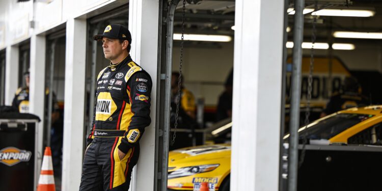motorsportwereld in rouw na overlijden nascar icoo