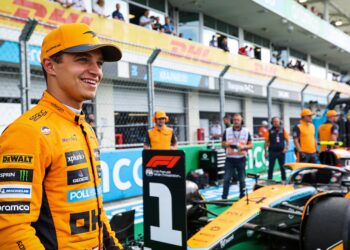 norris doorbreekt mercedes dominantie met sprintpo