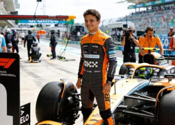 norris pakt in miami eerste sprintpole dankzij mcl