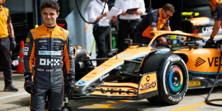 norris pakt pole voor sprint in miami leider anton