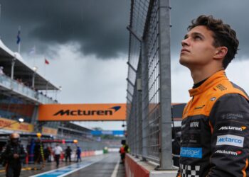 norris waarschuwt voor krankzinnig lastige race in