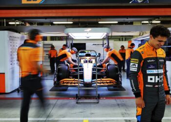 norris zoekt afleiding bij ricciardo na drama in c