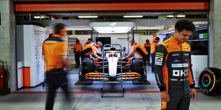 norris zoekt afleiding bij ricciardo na drama in c