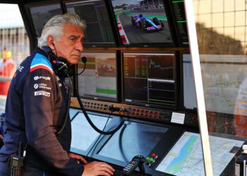 onrust bij alpine briatore woedend gucci in beeld