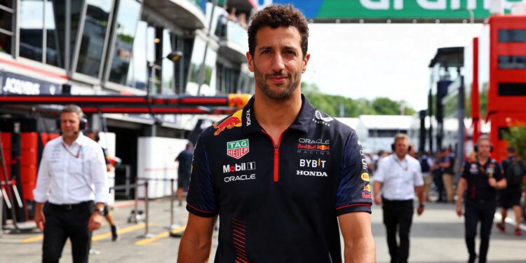 Onthuld: Ricciardo wees Mercedes-zitje naast Hamilton af 1 onthuld ricciardo wees mercedes zitje naast hamilt
