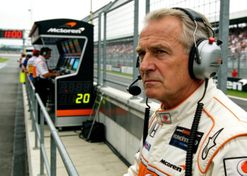 onthulling mclaren veteraan ron dennis betaalde ge