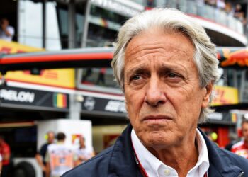 oud ferrari president di montezemolo kraakt elektr
