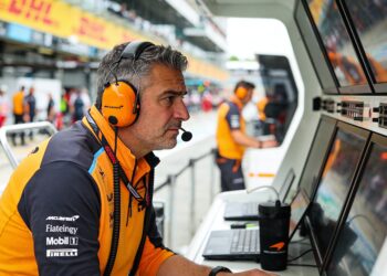 pech achtervolgt mclaren wat is er aan de hand bij