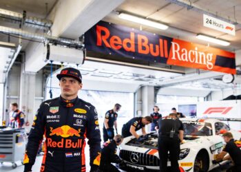 pech velt verstappen zekere n24 zege gaat in rook