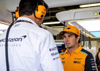perez benadeeld cadillac geeft missend upgrade ond