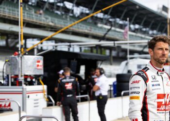 peta woedend op grosjean na ongevoelige reactie op