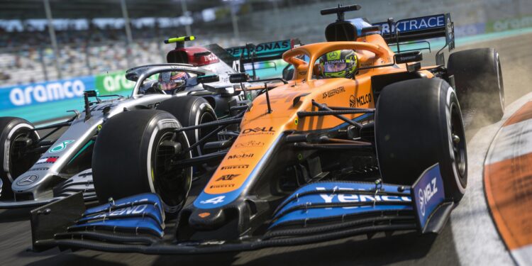 piastri hekelt willekeurige f1 gevechten na duel i