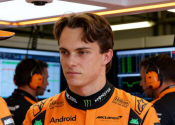 piastri kritisch op mclaren we leken wel idioten