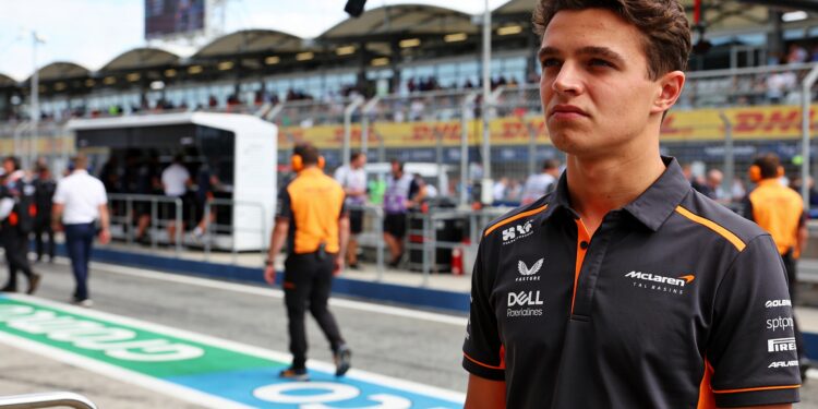 piastri waakzaam voor mercedes update benieuwd wat