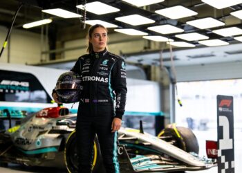 pin zet na mercedes f1 test droom om in concreet d