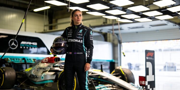 pin zet na mercedes f1 test droom om in concreet d