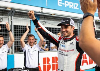 porsche coureur nico muller pakt eerste formule e