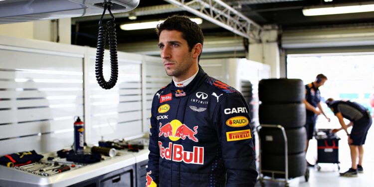 red bull coureur buemi open voor nurburgring avont