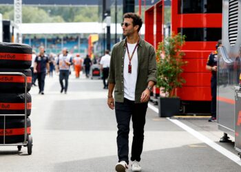 ricciardo sluit comeback niet uit maar stelt duide