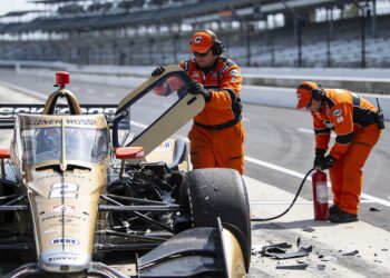 rossi gewond na zware crash met oward in indy 500