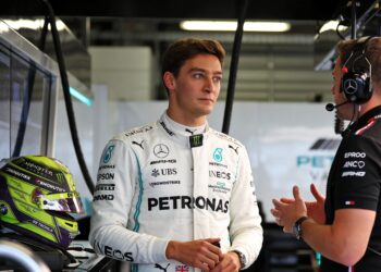 russell eist evaluatie van mercedes na moeizame gr