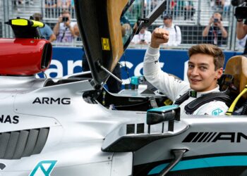 russell pakt pole voor sprintrace canada antonelli