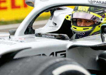 russell verslaat antonelli in strijd om sprintpole