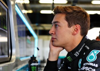 russell zoekt vorm in dominante mercedes is norris