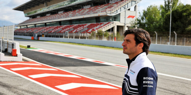 Sainz rijdt eerste ronden op circuit Madrid, fans verdeeld 1 sainz rijdt eerste ronden op circuit madrid fans v