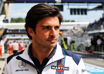 sainz roept f1 en fia op tot harde lijn voor 2027